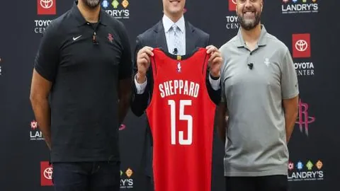 揭秘传奇后卫拉门斯：非凡实力助曼联王朝复兴在望！